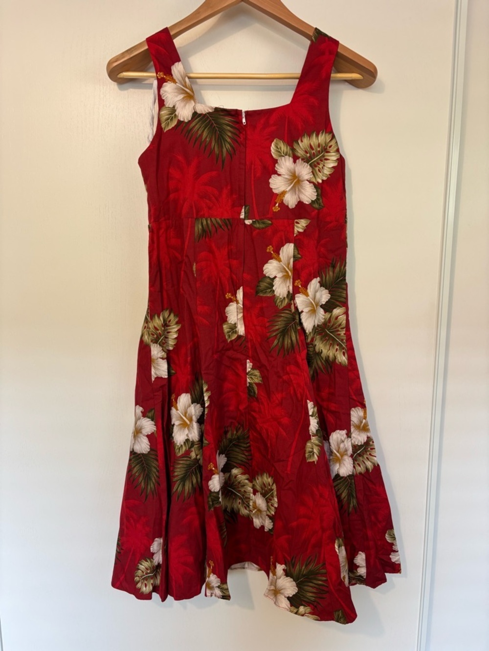 Vintage Hawaiian Dress Floral Size Medium Hibiscus Red Sleeveless Travel Island - Picture 2 of 8
